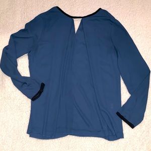 Halogen Long Sleeve Blouse Keyhole Neck - Blue - Women’s medium Office Wear